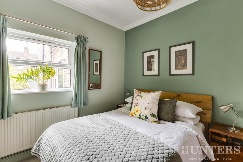 Tynemouth Road, London, N15 4AX 2 bed flat for sale £475,000