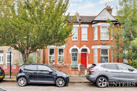 2 bedroom flat for sale, Tynemouth Road, London, N15