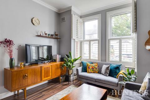 98b Tynemouth Road, London, N15 4AX