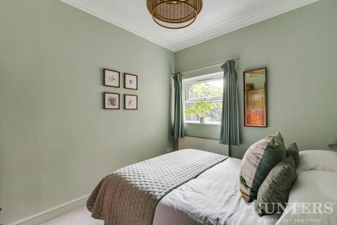 98b Tynemouth Road, London, N15 4AX