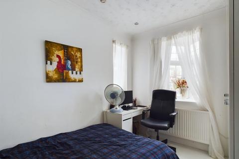 53 Frederick Road, Rainham, RM13 8NR