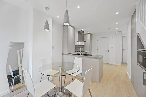 4 bedroom townhouse for sale, New Trinity Road, London N2