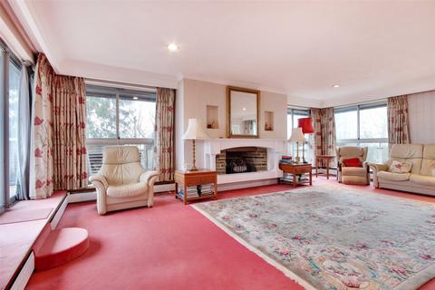 3 bedroom penthouse for sale, West Hill, Oxted, Surrey, RH8