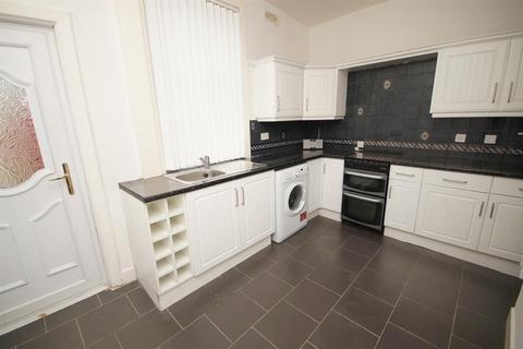 2 bedroom end of terrace house to rent, Catherine Street West, Horwich