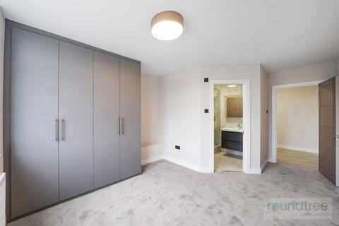 2 bedroom flat for sale, Melvin Hall, Golders Green NW11