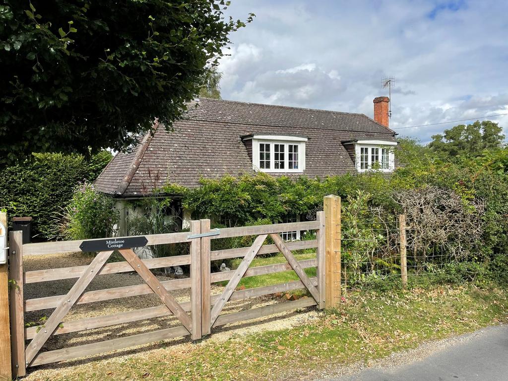 Brook Lane, Woodgreen, Fordingbridge... 3 bed detached house for sale
