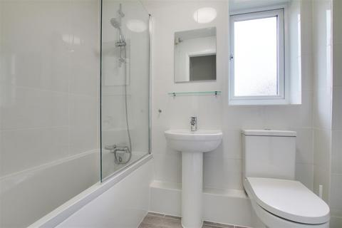 2 bedroom cluster house to rent, Derwent Close, St. Ives