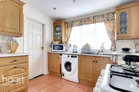 3 bedroom semi-detached house for sale, Villa Road, Luton