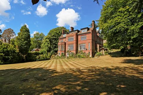 Castle Hill, Farnham, Surrey, GU9