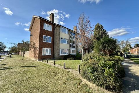 2 bedroom flat for sale, Defoe Road, Ipswich IP1