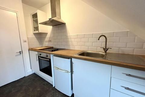 Studio to rent, Barnardo Road, St Leonards, Exeter, EX2