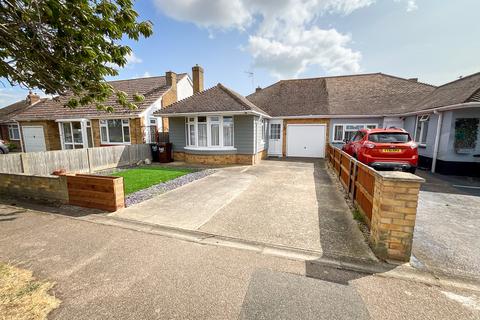 2 bedroom bungalow for sale, Cherry Tree Avenue, Clacton-on-sea, CO15 1