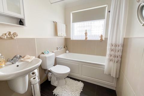 48 Cherry Tree Avenue, Clacton-on-sea, CO15 1AR