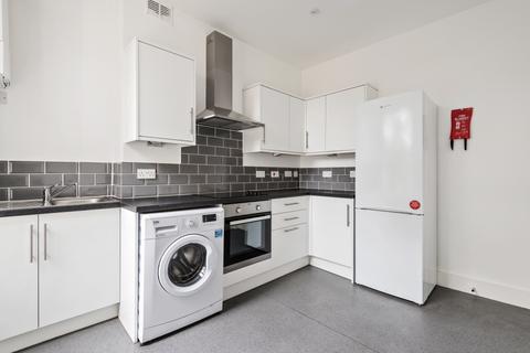 4 bedroom flat to rent, Fenwick Road London SE15