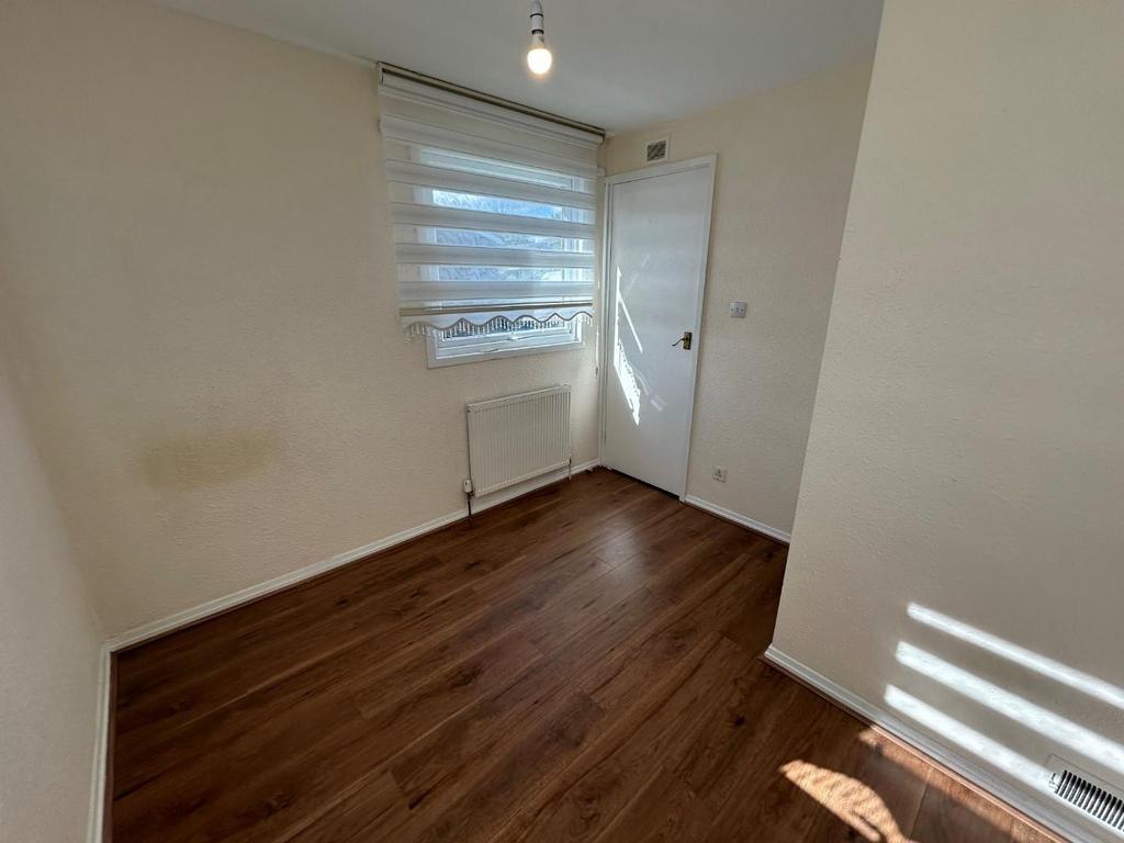 Bedroom 3.jpg