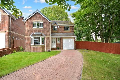 3 bedroom detached house for sale, Maple Grove, New Farnley, Leeds, West Yorkshire