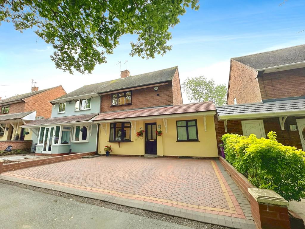 Kitchen Lane, Wolverhampton WV11 2 bed semidetached house for sale £