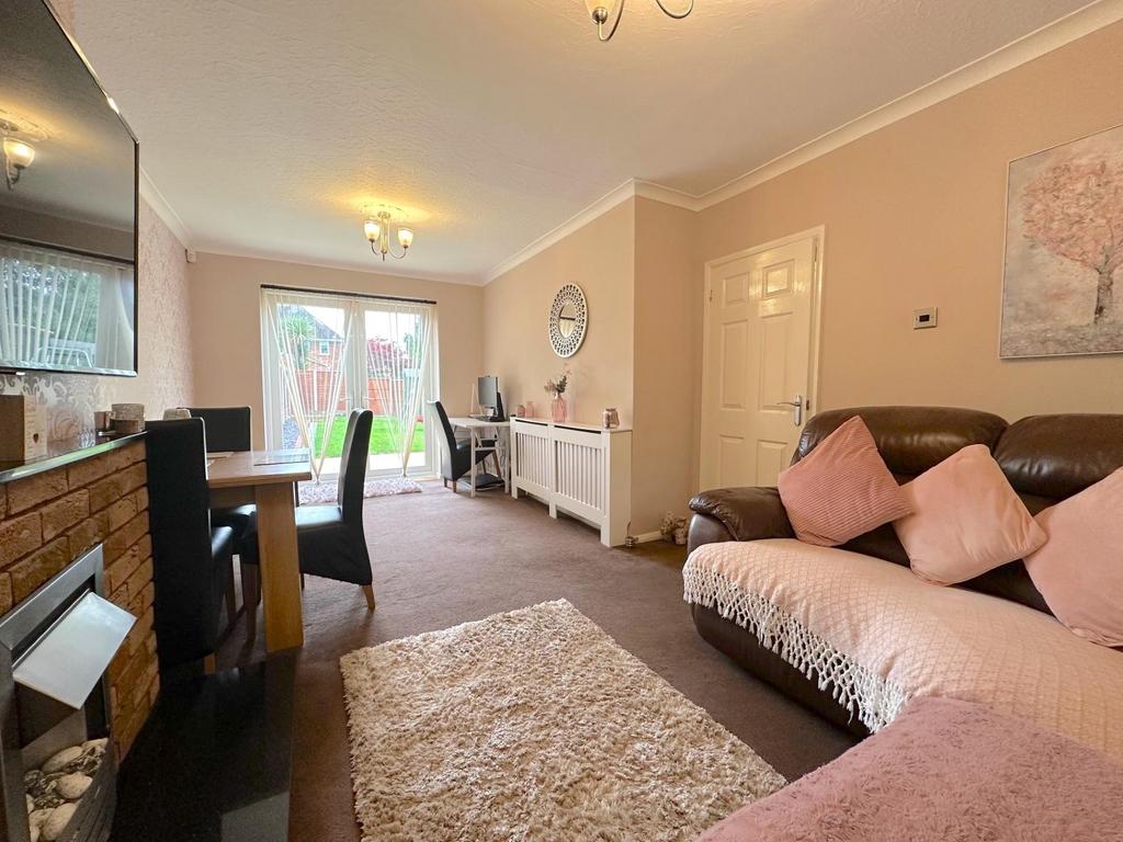 Kitchen Lane, Wolverhampton WV11 2 bed semidetached house for sale £