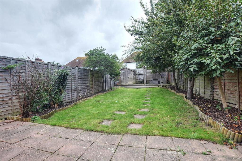 Wrestwood Road, BexhillOnSea 3 bed semidetached house for sale £