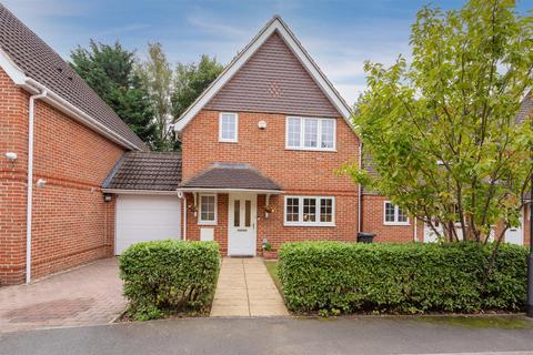 3 bedroom link detached house for sale, Berrington Mews, Cippenham