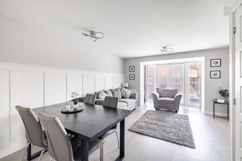 82 Bedivere Road, Crawley, RH11 0FY