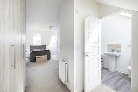 82 Bedivere Road, Crawley, RH11 0FY