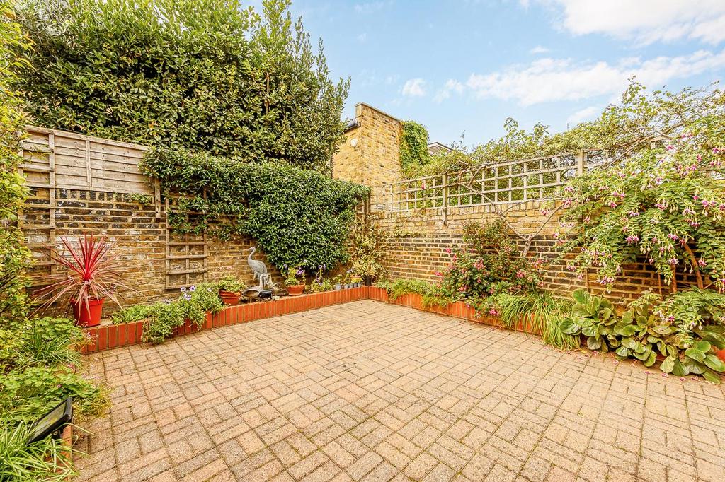 Heathfield Gardens, London, W4 5 bed house for sale £1,595,000