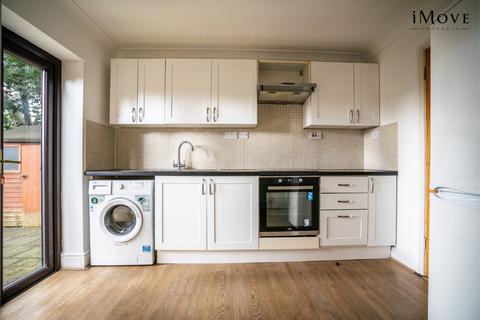 3 bedroom semi-detached house to rent, Dunfield Road, London SE6