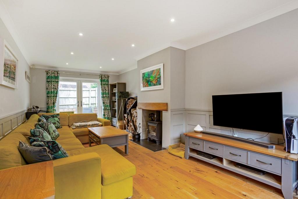 77317 10 Priory Close Shrewton (2).jpg