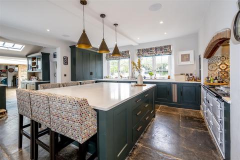 6 bedroom country house for sale, Church Road, Snitterfield, Stratford-upon-Avon