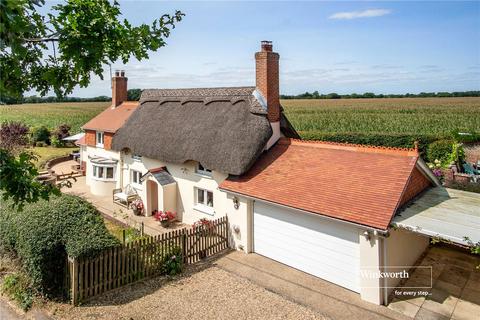 4 bedroom detached house for sale, Lyndhurst Road, Bransgore, Christchurch, Hampshire, BH23