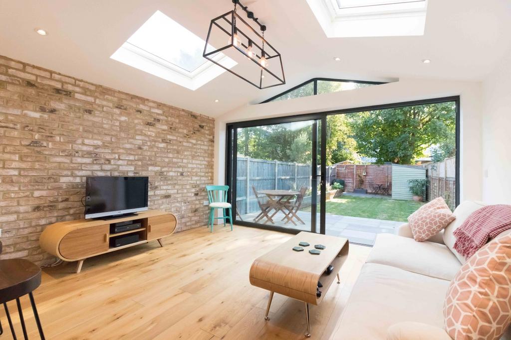 Victory Road Wimbledon SW19 3 bed house to rent £3,250 pcm (£750 pw)