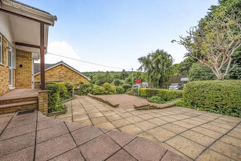 2 bedroom detached bungalow for sale, Willow Crescent, Warminster, BA12