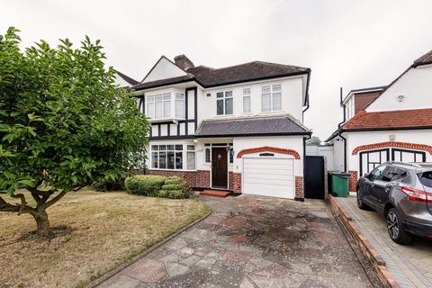2 The Mead, Beckenham, BR3 5PE