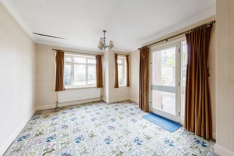 2 The Mead, Beckenham, BR3 5PE