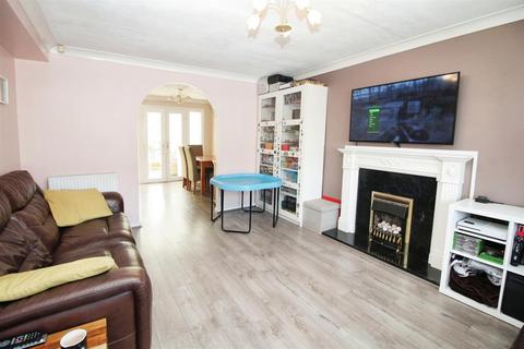 24 Moorside Avenue, Bradford, BD2 3HG