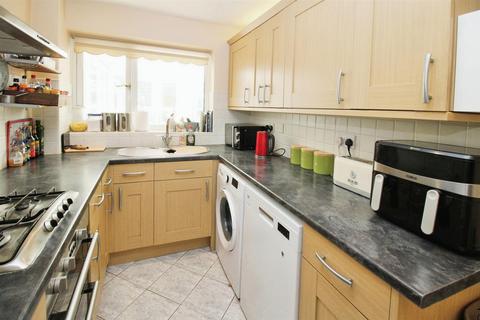 24 Moorside Avenue, Bradford, BD2 3HG