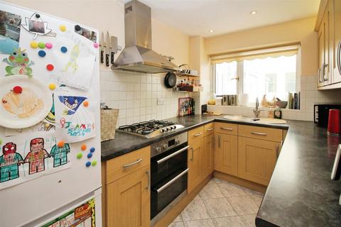 24 Moorside Avenue, Bradford, BD2 3HG