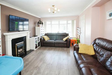 24 Moorside Avenue, Bradford, BD2 3HG