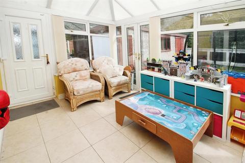 24 Moorside Avenue, Bradford, BD2 3HG