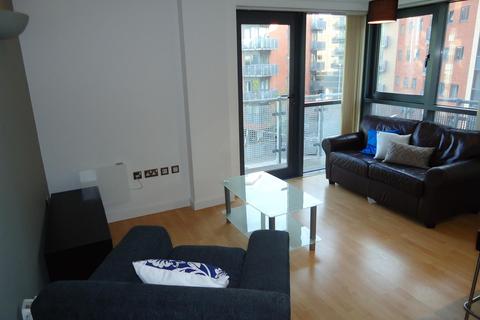 2 bedroom flat to rent, City Walk, Leeds, West Yorkshire, UK, LS11