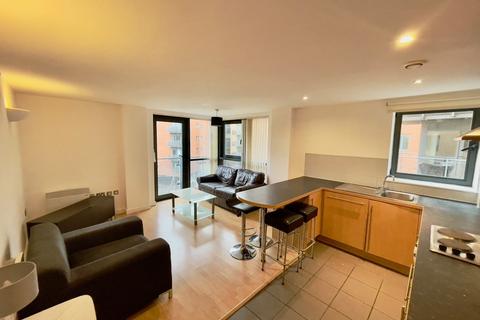 2 bedroom flat to rent, City Walk, Leeds, West Yorkshire, UK, LS11