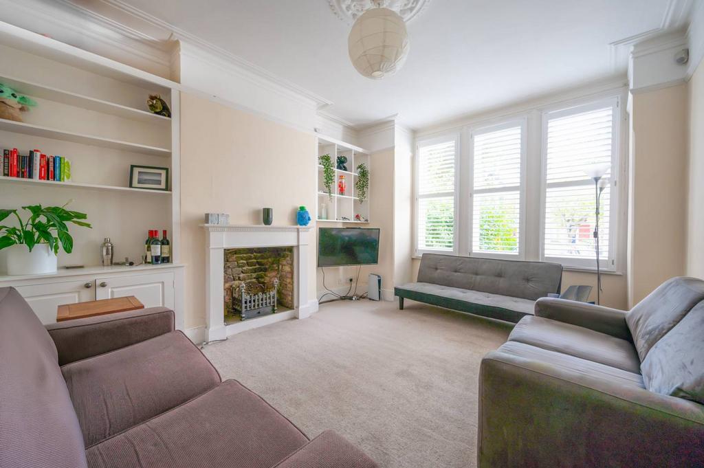 Trouville road, Abbeville Village... 3 bed flat to rent £3,500 pcm (£