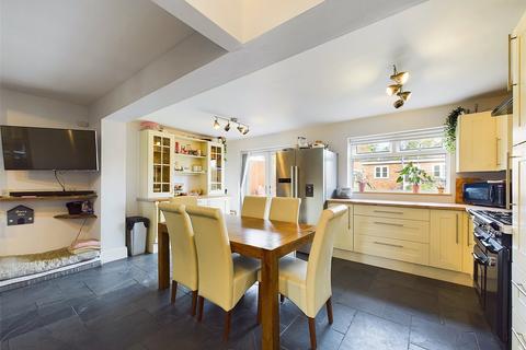 55 Podsmead Road, Gloucester, GL1 5PB