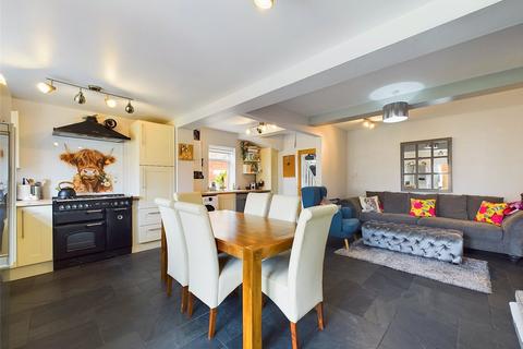 55 Podsmead Road, Gloucester, GL1 5PB