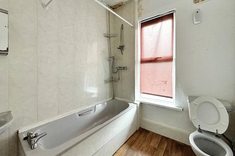 2 bedroom terraced house for sale, Westbourne Mount, Leeds LS11