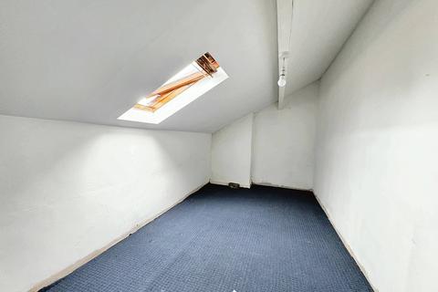 15 Westbourne Mount, Leeds, LS11 6EH