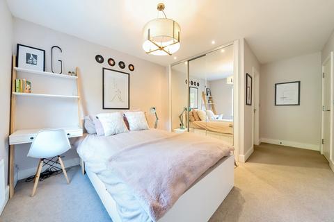 6 Royal Quay, Harefield, Uxbridge, UB9 6FG