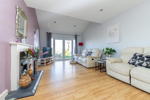 37 Sandy Road, Willington, Bedford, MK44 3QS