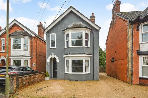 3 bedroom detached house for sale, Junction Road, Andover